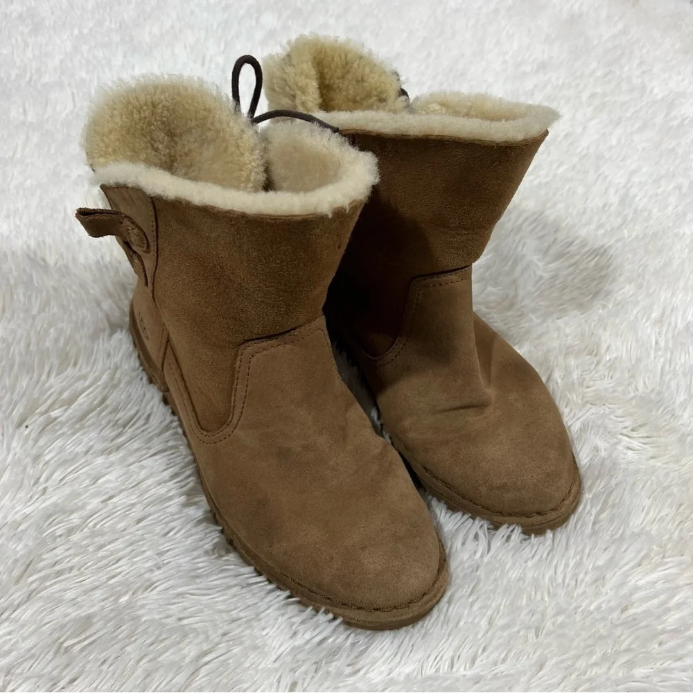 UGG Naiyah Sheepskin Boot Brown Womans size 6